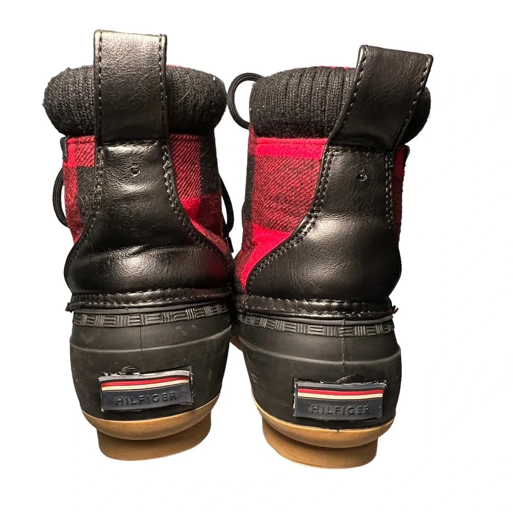 Tommy Hilfiger Buffalo Plaid Duck Rain Water Boots 8 Red Black Holiday Christmas